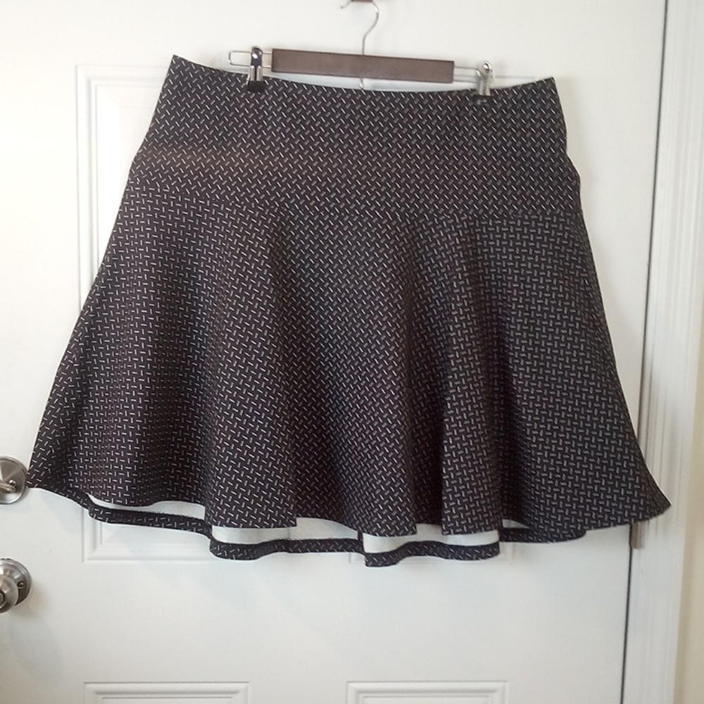 Lane Bryant black and white printed skirt - Picture 1 of 5